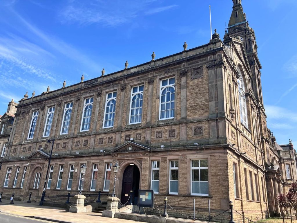 Live: Aviary closure under scrutiny at Sefton council